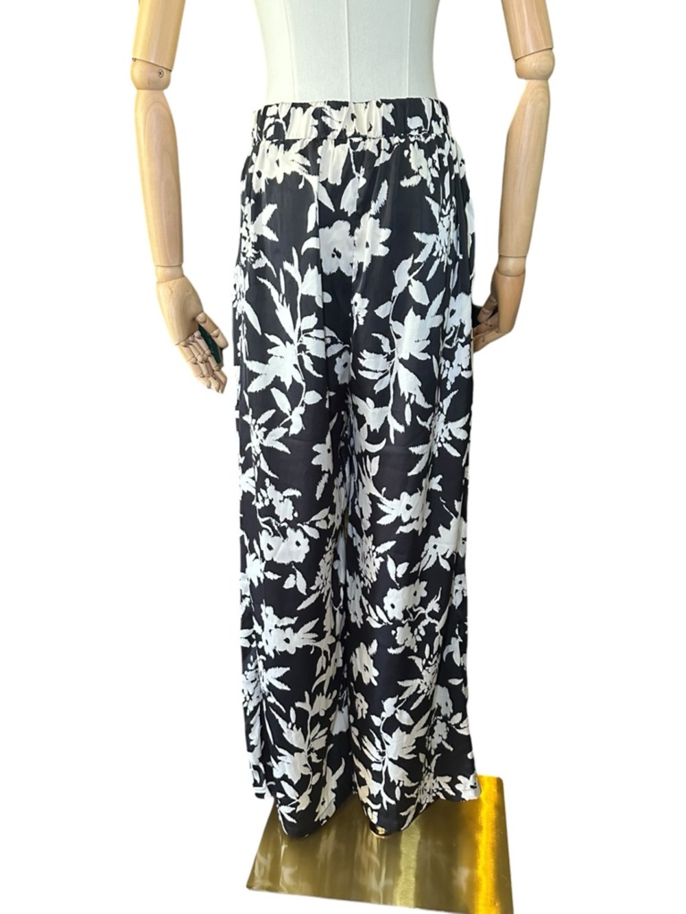 Happily Grey Floral Wide Leg Pants - Picture 8 of 9